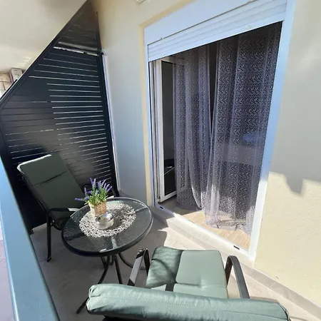 アパート Bozo フヴァル