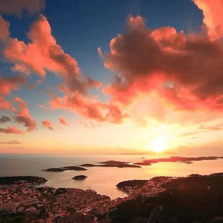 Bozo Apartment Hvar Town