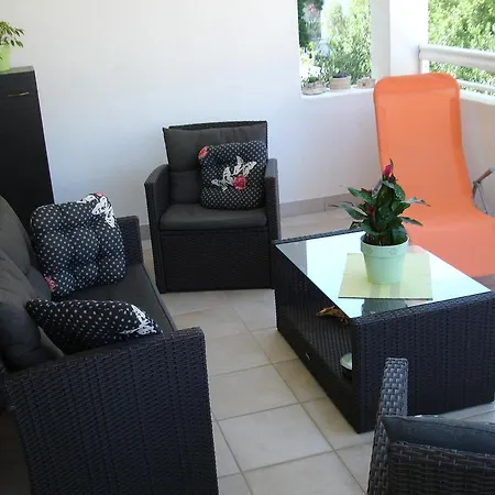 شقة Bozo هفار