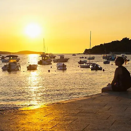 アパート Bozo フヴァル