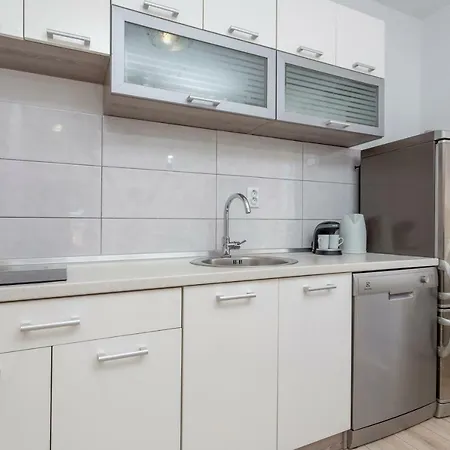 アパート Bozo フヴァル